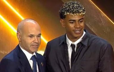 “征服北美”做礼，梅西送别老友