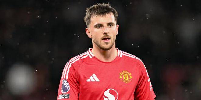 《自由篮球》能力值服饰焕新上线，圣诞潮装、活动喷漆福利好礼享不停！